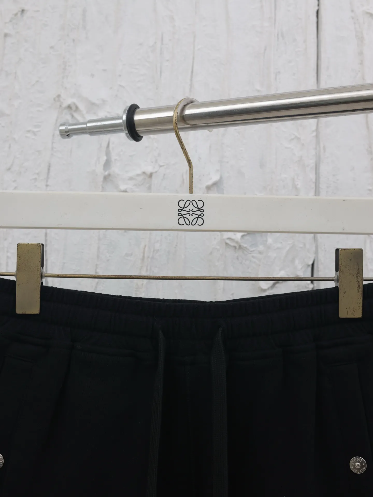 🅿️400 STONE ISLAN*/Stone Island Badge embroidered shorts Customized to the purest and most luxurious terry cloth Using imported machine embroidery technology Using advanced computer control systems and precision mechanical components to realize the red Compass badge embroidery operation Special machine reverse topstitch fine sewing technology Use special machine for topstitch sewing Requires careful preparation of the reverse side of clothing before sewing to ensure straight sewing lines and even stitches The edges are smooth and beautiful, the overall wiring is straight and delicate, the fabric is comfortable and soft, and the color is consistent without color difference. It can be matched with the same style to create a fashionable look and control various occasions. Customized accessories, complete with three standards, same style for men and women!  Size：S/M/L/XL